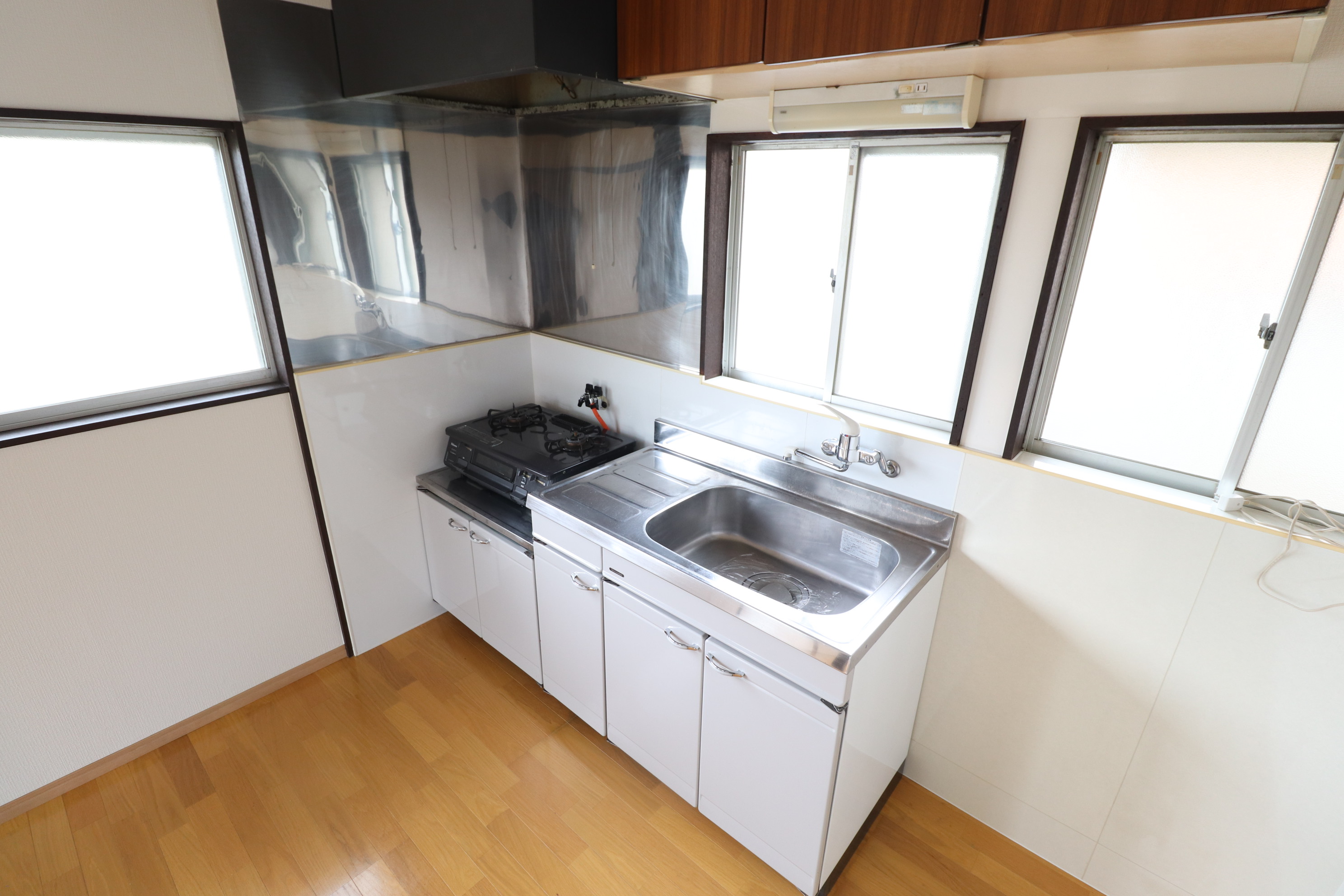 キッチン　窓付きで換気できます☆