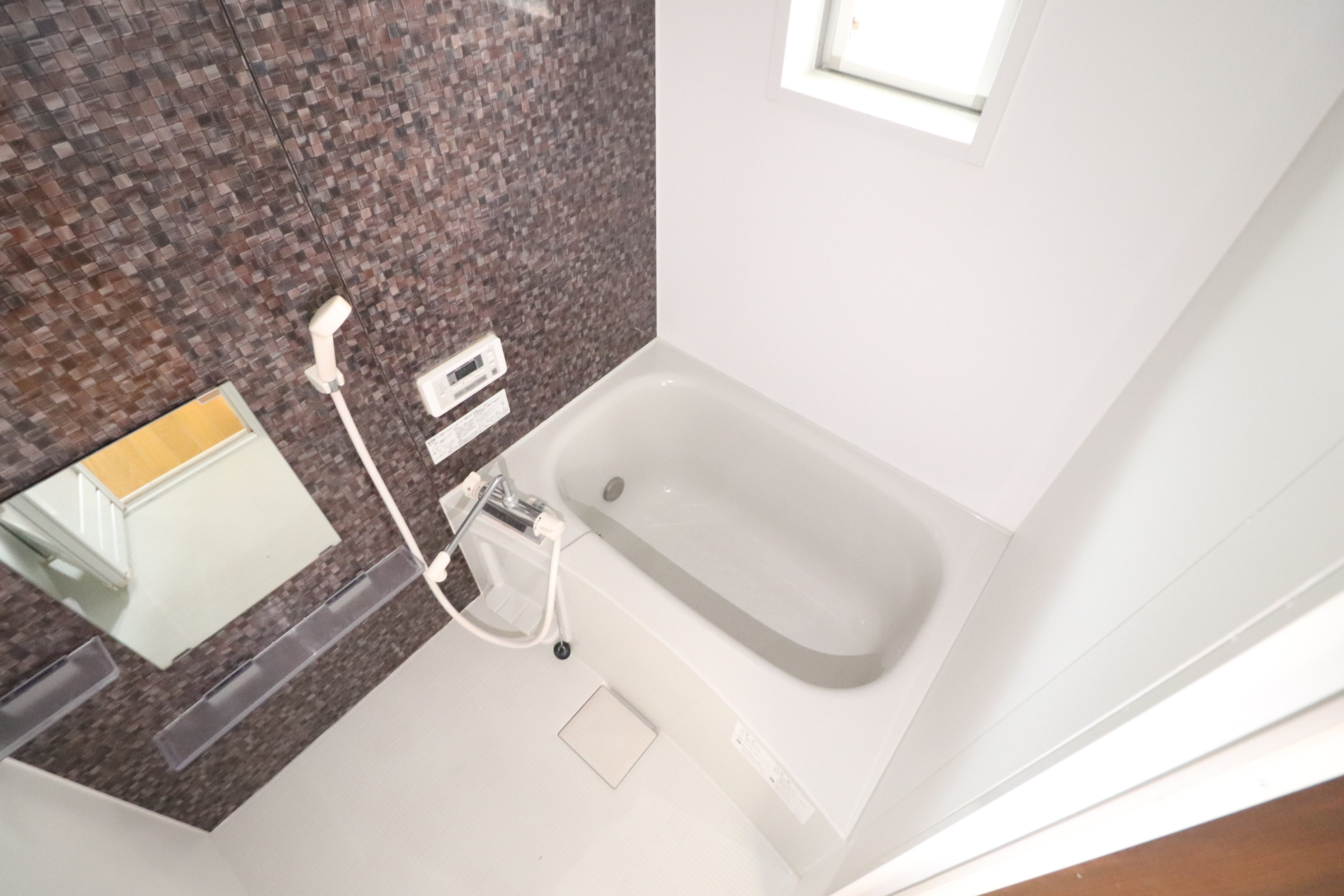 バス・シャワールーム　追い焚き機能付き☆