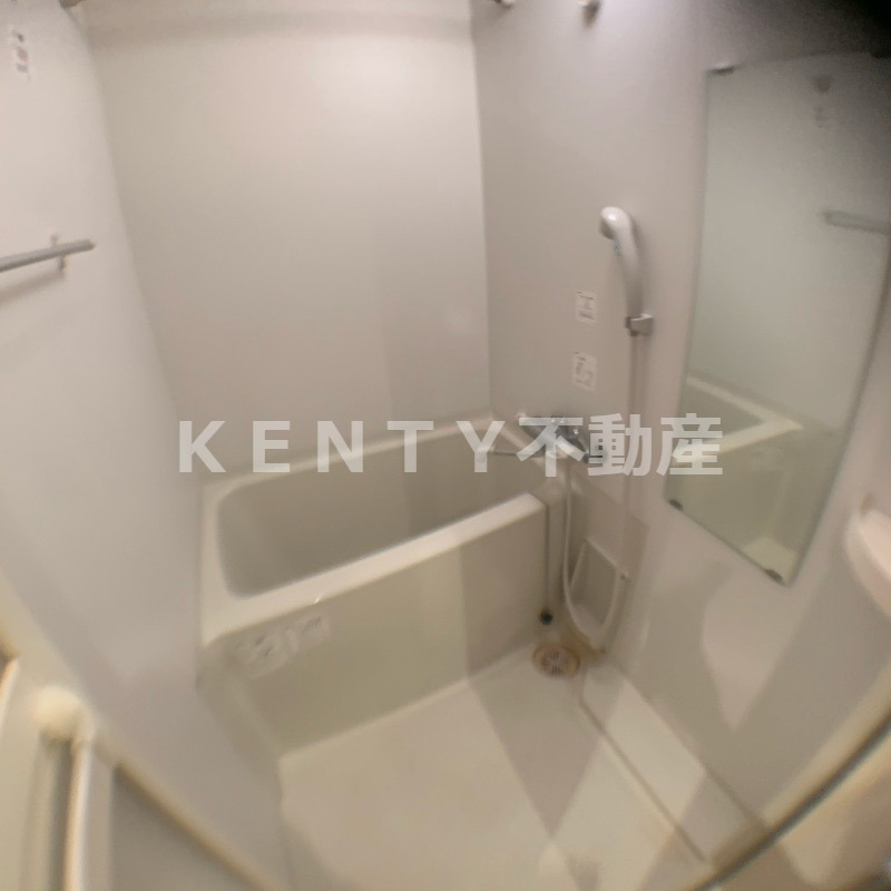 バス・シャワールーム　コンパクトで使いやすいお風呂です