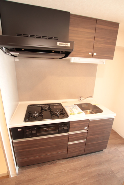 キッチン　システムキッチン（３口ガスコンロ付き）