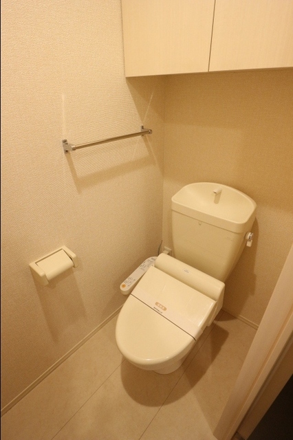 トイレ　温水洗浄暖房便座