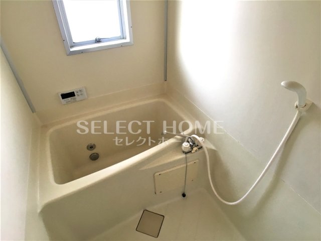 バス・シャワールーム　同型タイプお風呂で日々の疲れを落としましょう