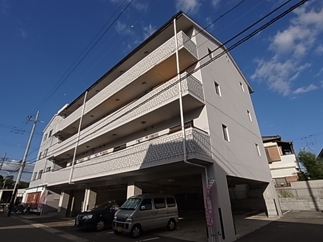 建物外観　タイル貼りの外観