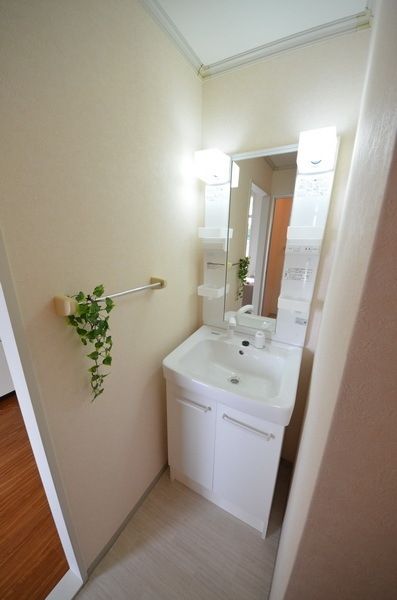 洗面設備　☆独立洗面台付き☆