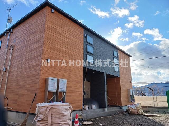 建物外観　1フロア2戸で全部屋角部屋◎              【い