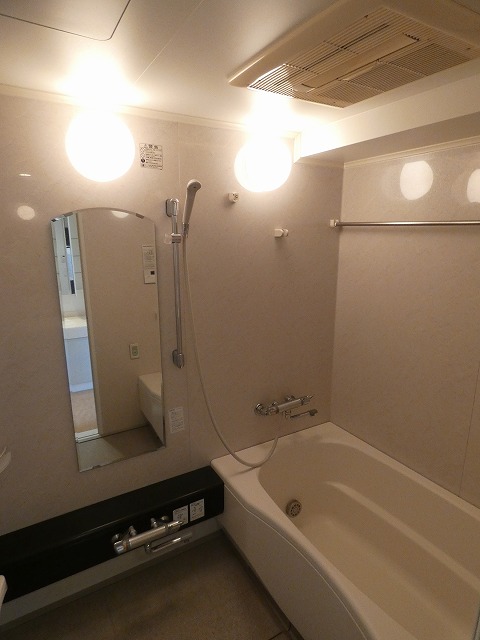 バス・シャワールーム　バスルーム