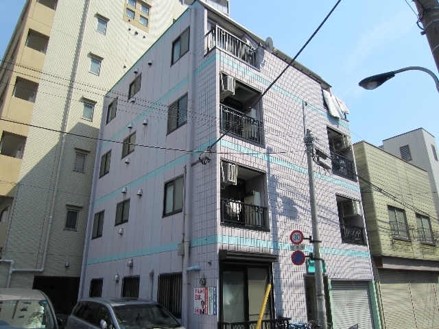 建物外観　駅近で買い物も便利です☆