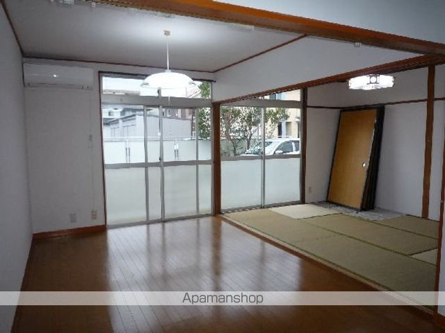 三井マンションの居間写真