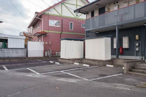 建物外観　駐車場