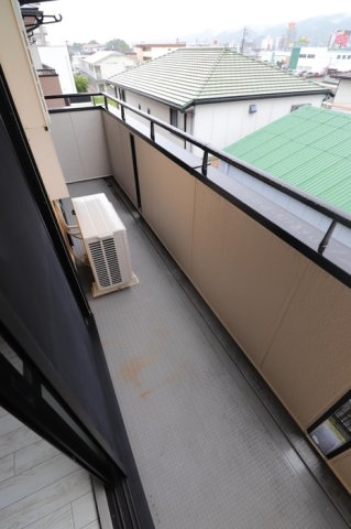 バルコニー　陽当たり良好なバルコニーです♪