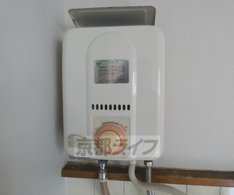 その他設備　給湯器です。