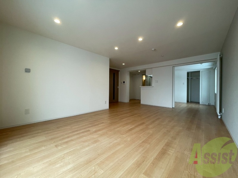 居室・リビング　広々としたリビングですね。使い勝手がよさそうですね！