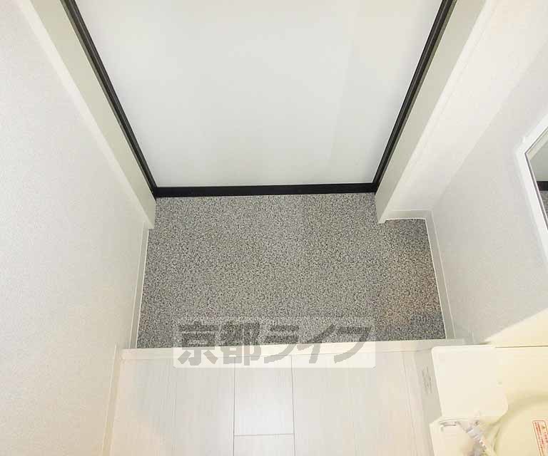 玄関　玄関はコチラです