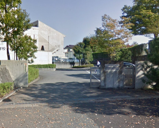 中学校　八王子市立みなみ野中学校（中学校）まで627m