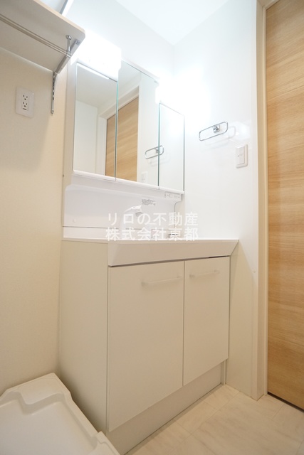 洗面設備　嬉しい洗面台は独立タイプ！