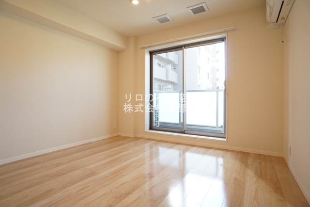 居室・リビング　広いリビングでゆったりくつろげる憩いの空間♪