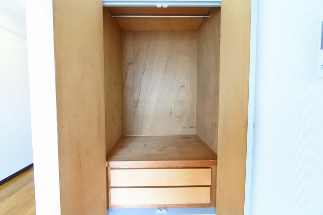 収納　同物件別号室の写真です。