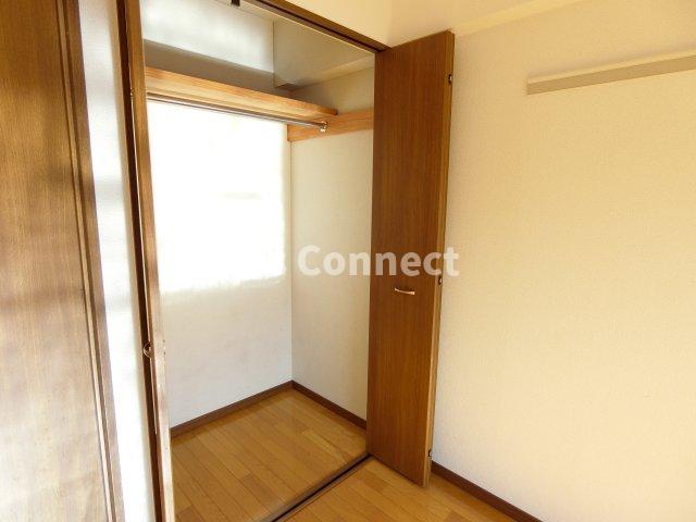 収納　クローゼットでお荷物もすっきり収納。