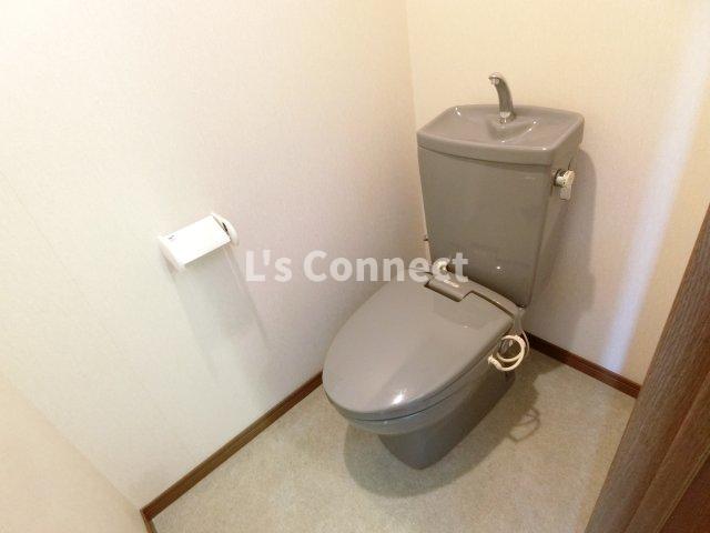 トイレ　ウォームレット付きのトイレ。