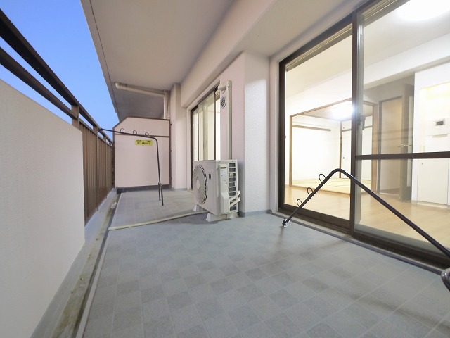 バルコニー　バルコニーがあります