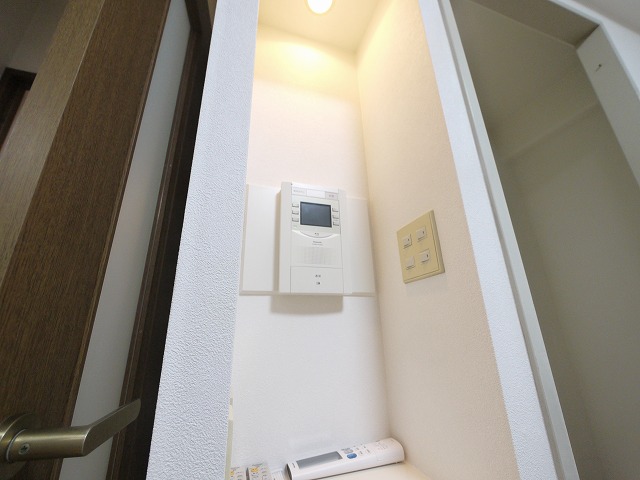 セキュリティ　モニター付きインターホーン