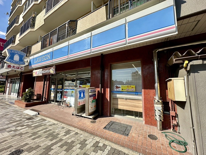 コンビニ　ローソン（コンビニ）まで450m