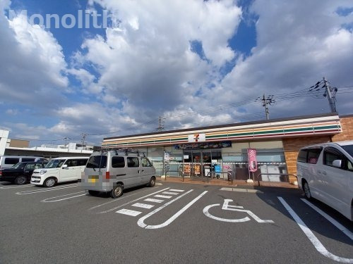 コンビニ　セブンイレブン 堺浜寺諏訪森町店（コンビニ）まで300m