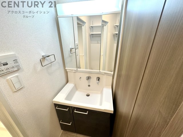 洗面設備　洗面所内に洗濯機置き場あり♪