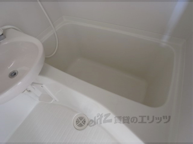 バス・シャワールーム　浴槽