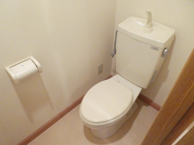 山陽電鉄本線 西二見駅 徒歩8分 2階建 築21年のトイレ写真
