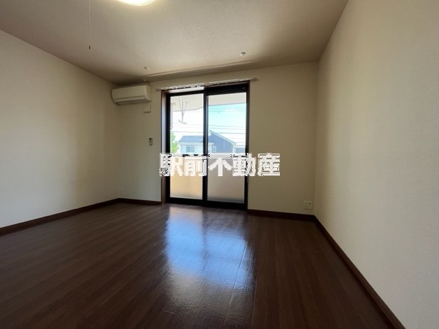 居室・リビング　エアコン付きの洋室