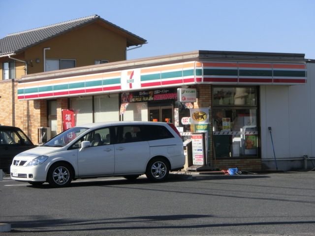 コンビニ　セブンイレブン（コンビニ）まで300m