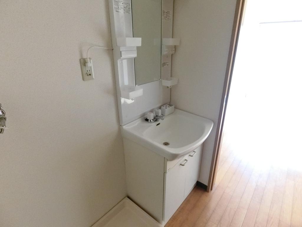 洗面設備　人気の独立洗面台完備