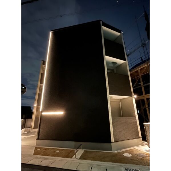 建物外観　オートロック付きで安心！宅配BOX付で便利！