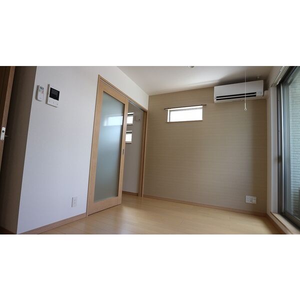 居室・リビング　エアコン付きで初期費用を抑えられます☆