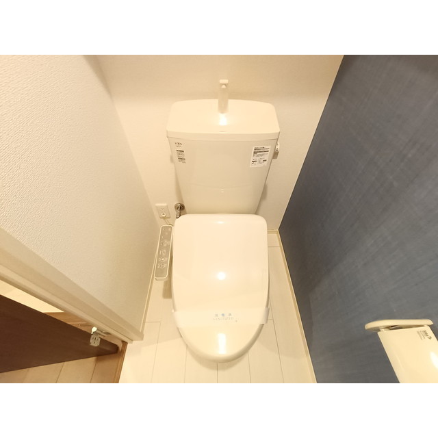 トイレ　※同型別部屋　色味異なる可能性あり