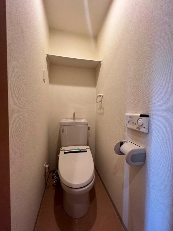 トイレ　快適な温水洗浄便座付き