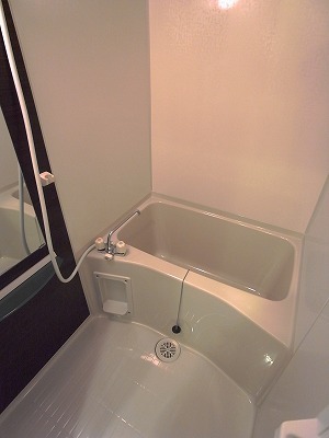 バス・シャワールーム　ゆったり過ごせるお風呂です