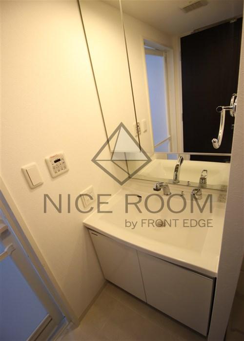 洗面設備　エステムエグゼ心斎橋　独立洗面台