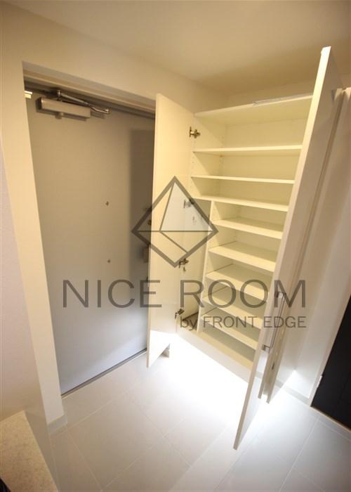 玄関　エステムエグゼ心斎橋　シューズボックス