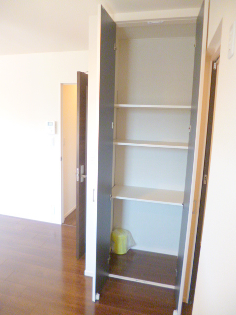 その他部屋・スペース　★キッチン横にも収納ございます★