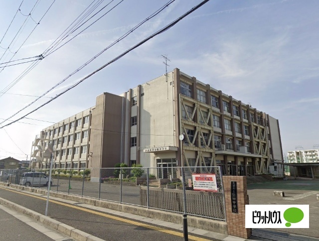 中学校　大津市立堅田中学校（中学校）まで1819m