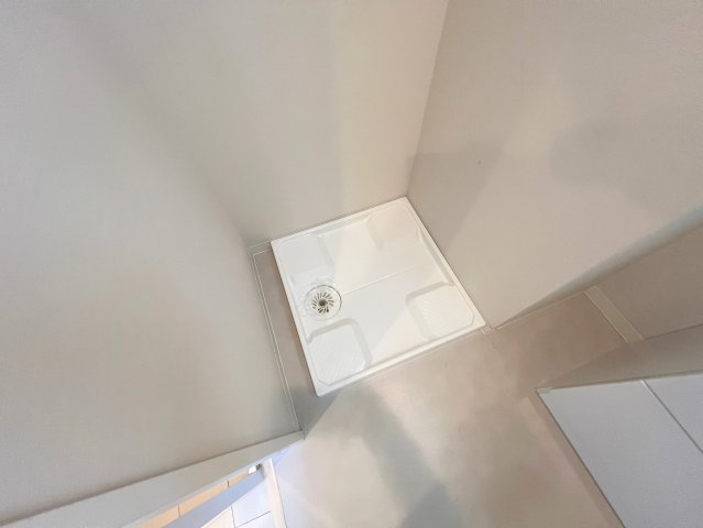 その他設備　嬉しい室内洗濯機置場。これで洗濯機も長持ちしますね。