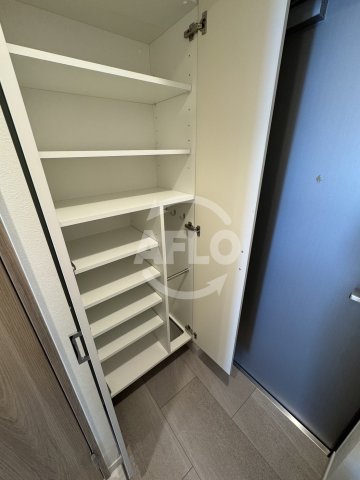 収納　アーバネックス梅田中崎町II　シューズクローゼット