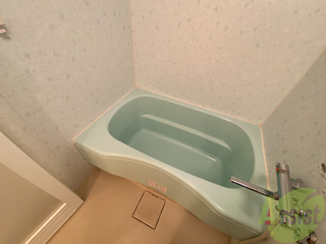 バス・シャワールーム　トイレとお風呂と別になっていて落ち着きがありますね。
