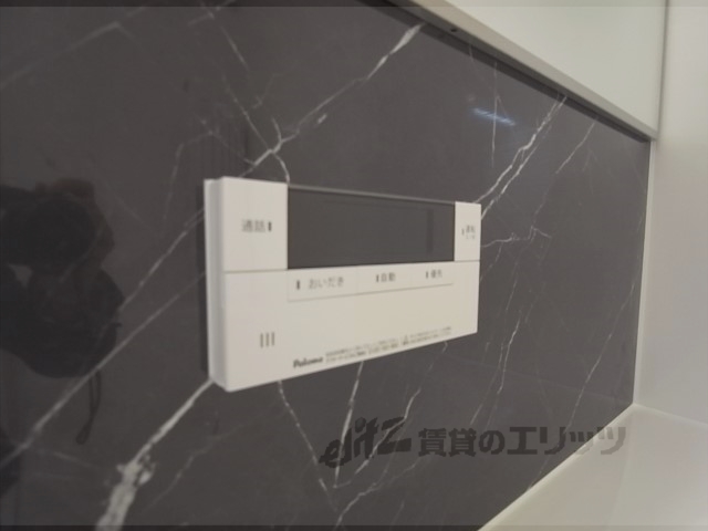 その他設備　給湯器リモコン