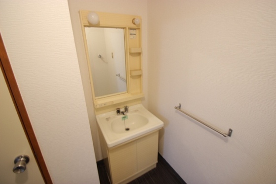 洗面設備　※別部屋の写真です