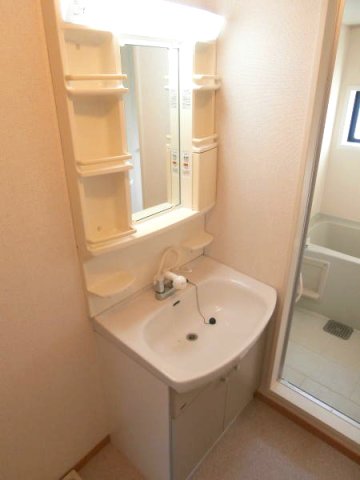 洗面設備　同仕様