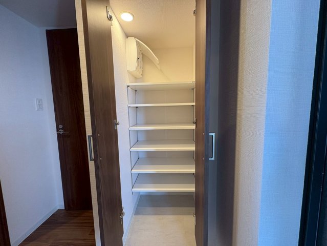 収納　ディアレイシャス東別院IV