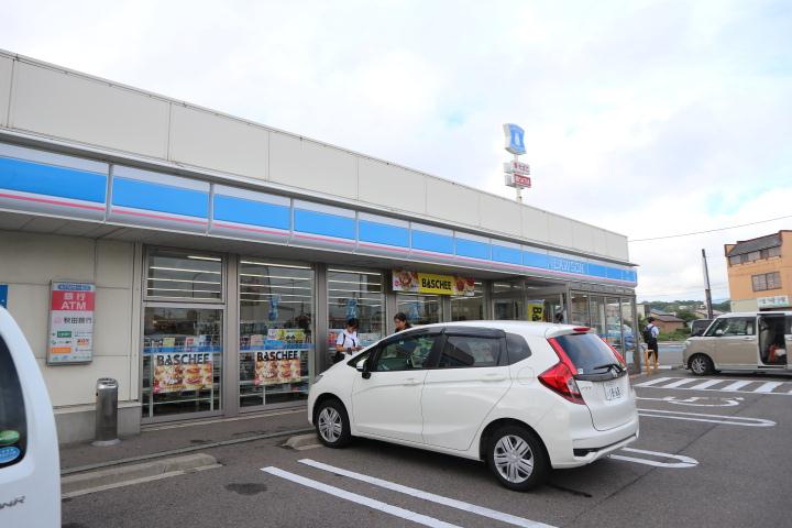 コンビニ　ローソン（コンビニ）まで438m